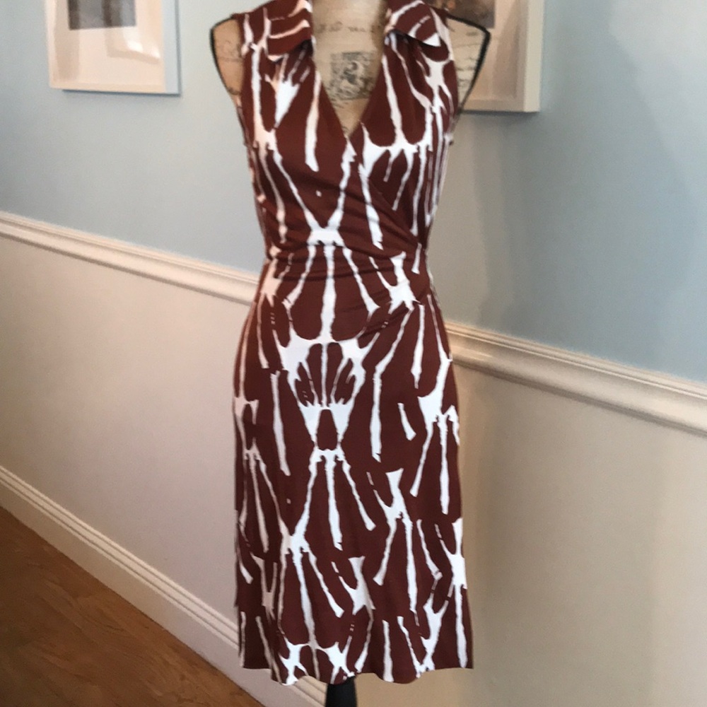 Beautiful wrap dress size 10. Awesome looking!